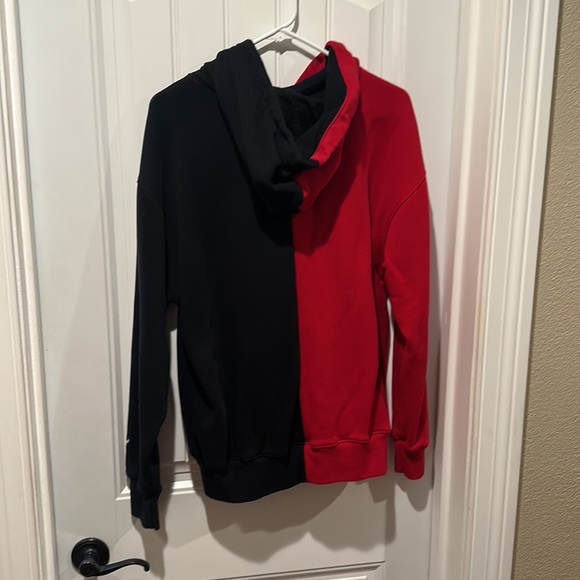 Hollister Chicago Bulls Graphic Hoodie NWOT 🔥 - Picture 4 of 5